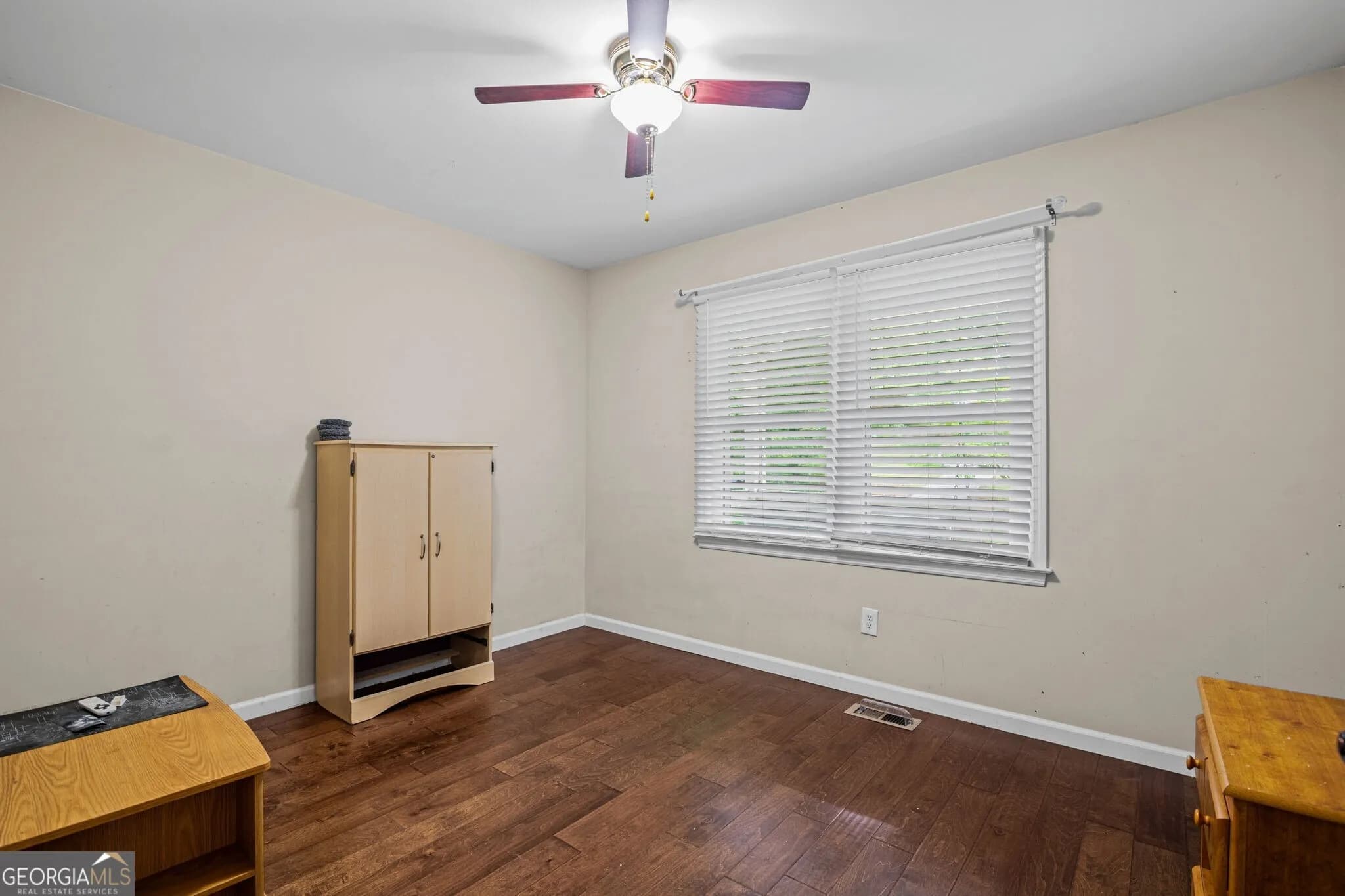325 Presidential Dr — photo 11 of 38