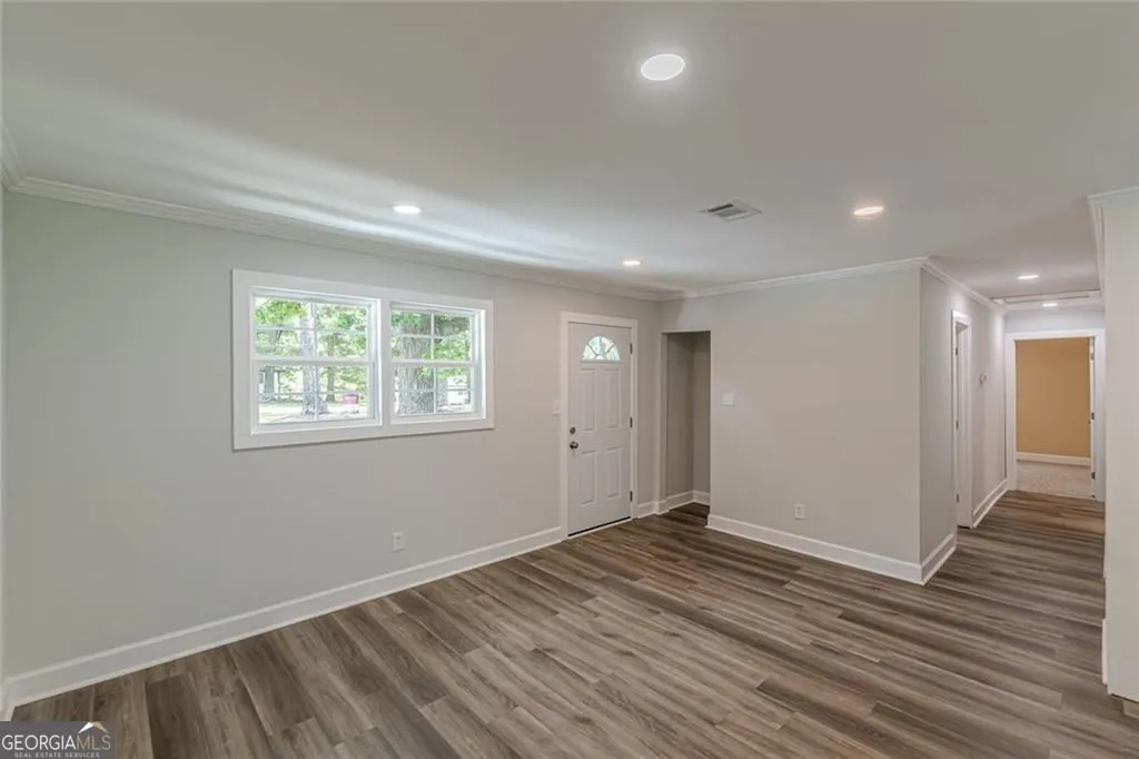 8591 Chestnut Ln — photo 6 of 40