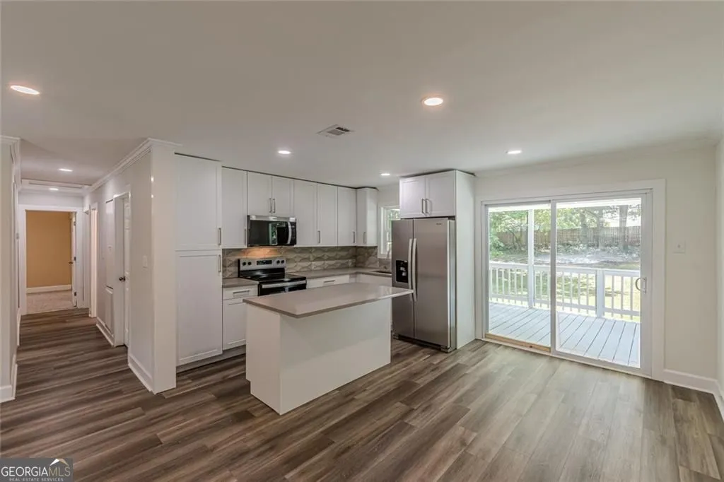 8591 Chestnut Ln — photo 7 of 40