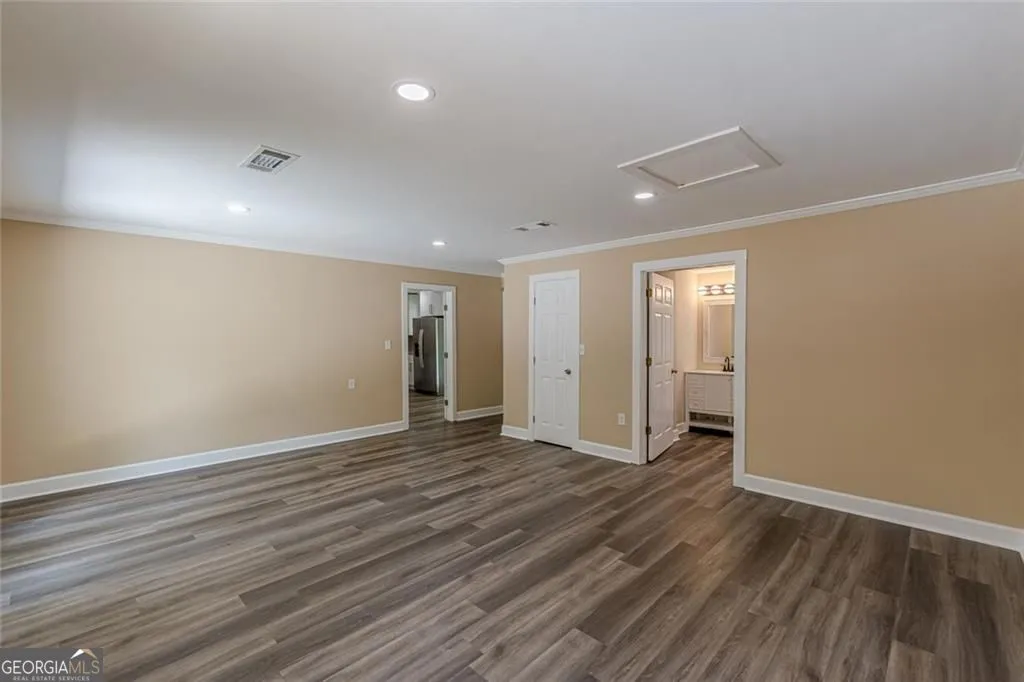 8591 Chestnut Ln — photo 14 of 40