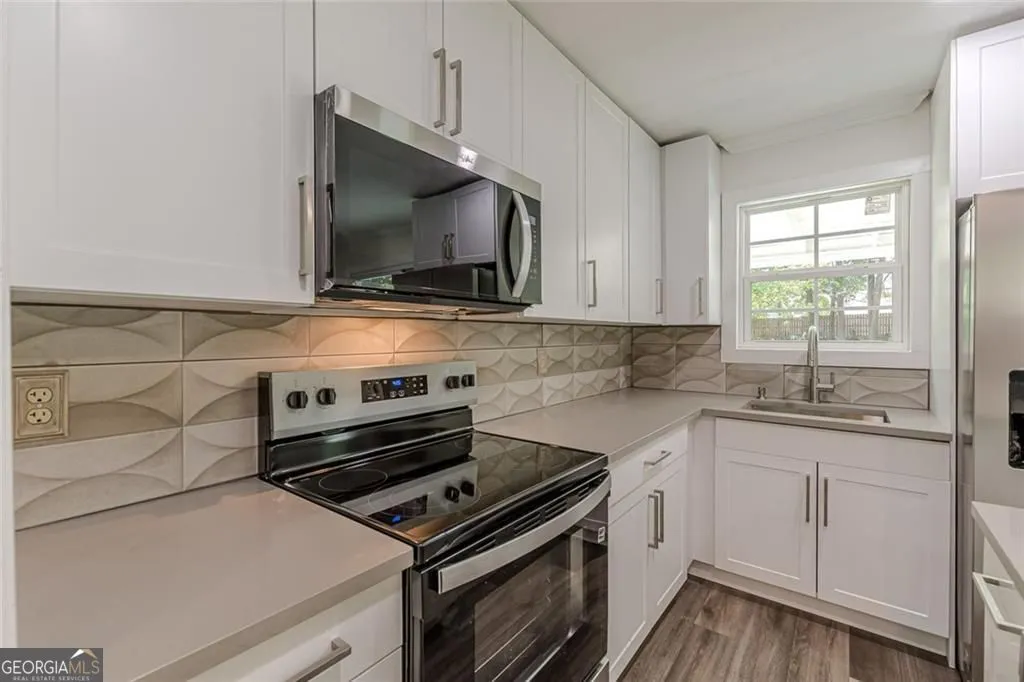 8591 Chestnut Ln — photo 13 of 40