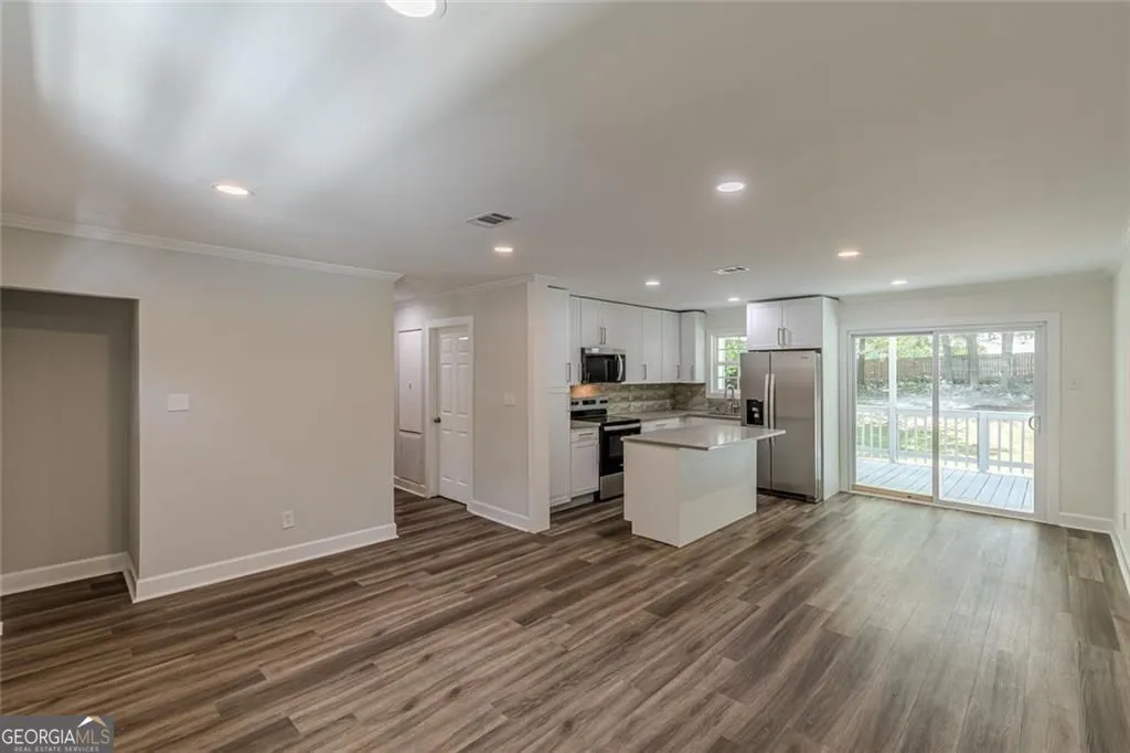 8591 Chestnut Ln — photo 2 of 40