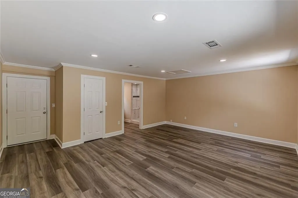 8591 Chestnut Ln — photo 12 of 40