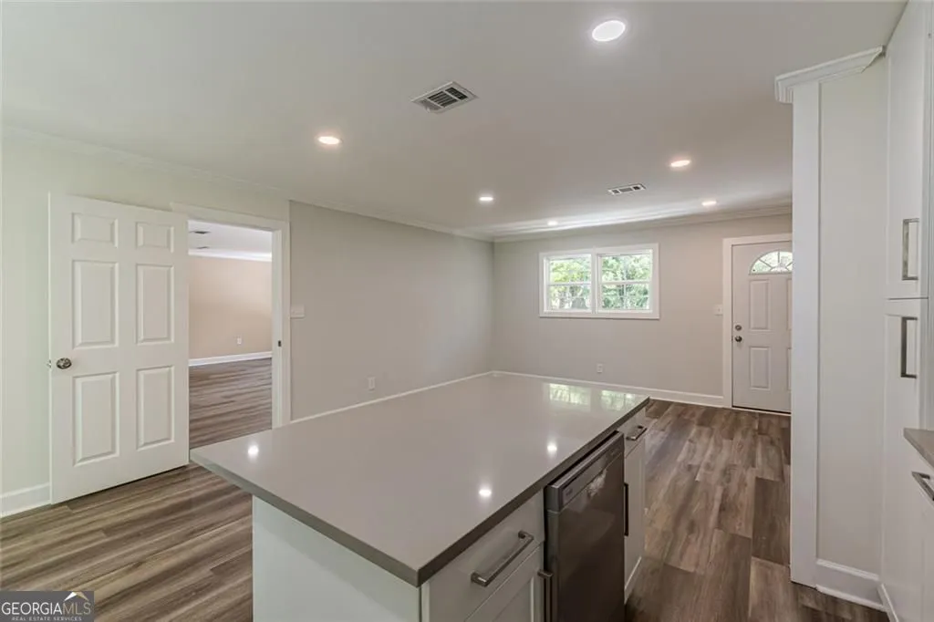 8591 Chestnut Ln — photo 10 of 40