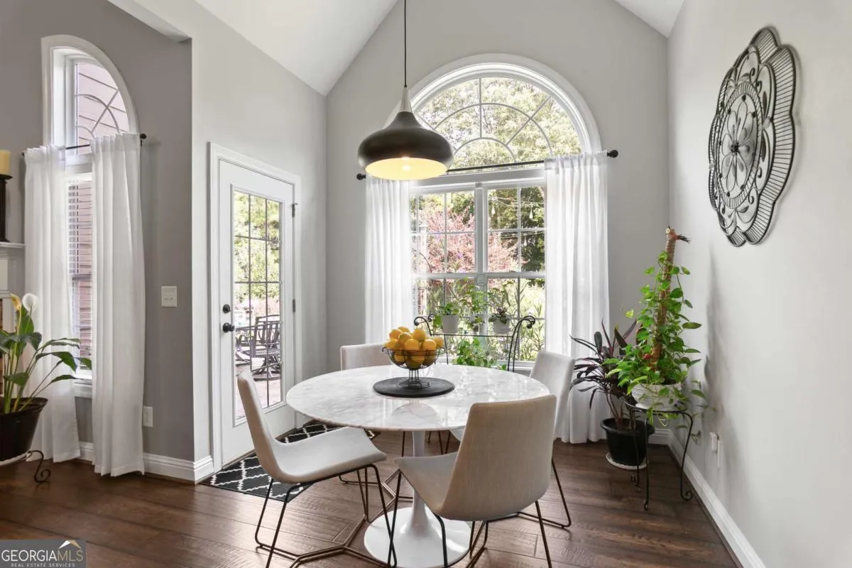 87 Country Club Ct — photo 4 of 52