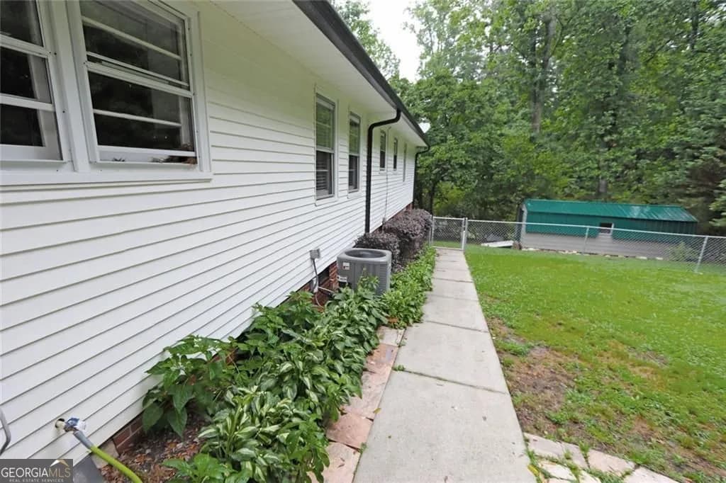 405 Church St — photo 23 of 36