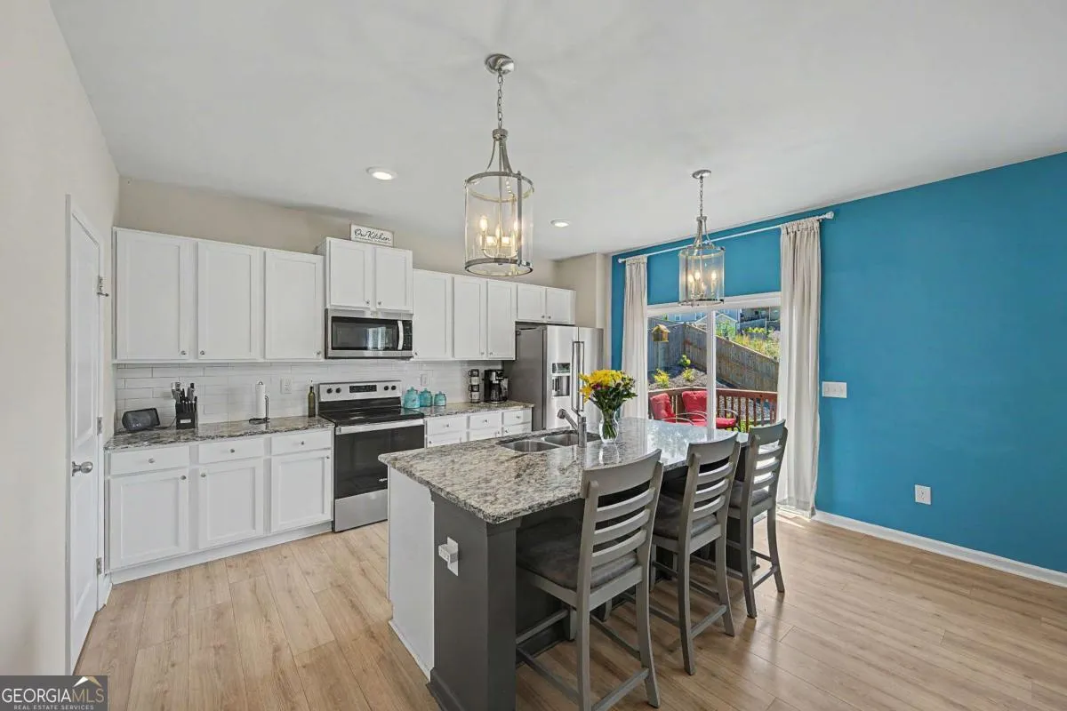 215 Summit Pointe Dr — photo 9 of 53