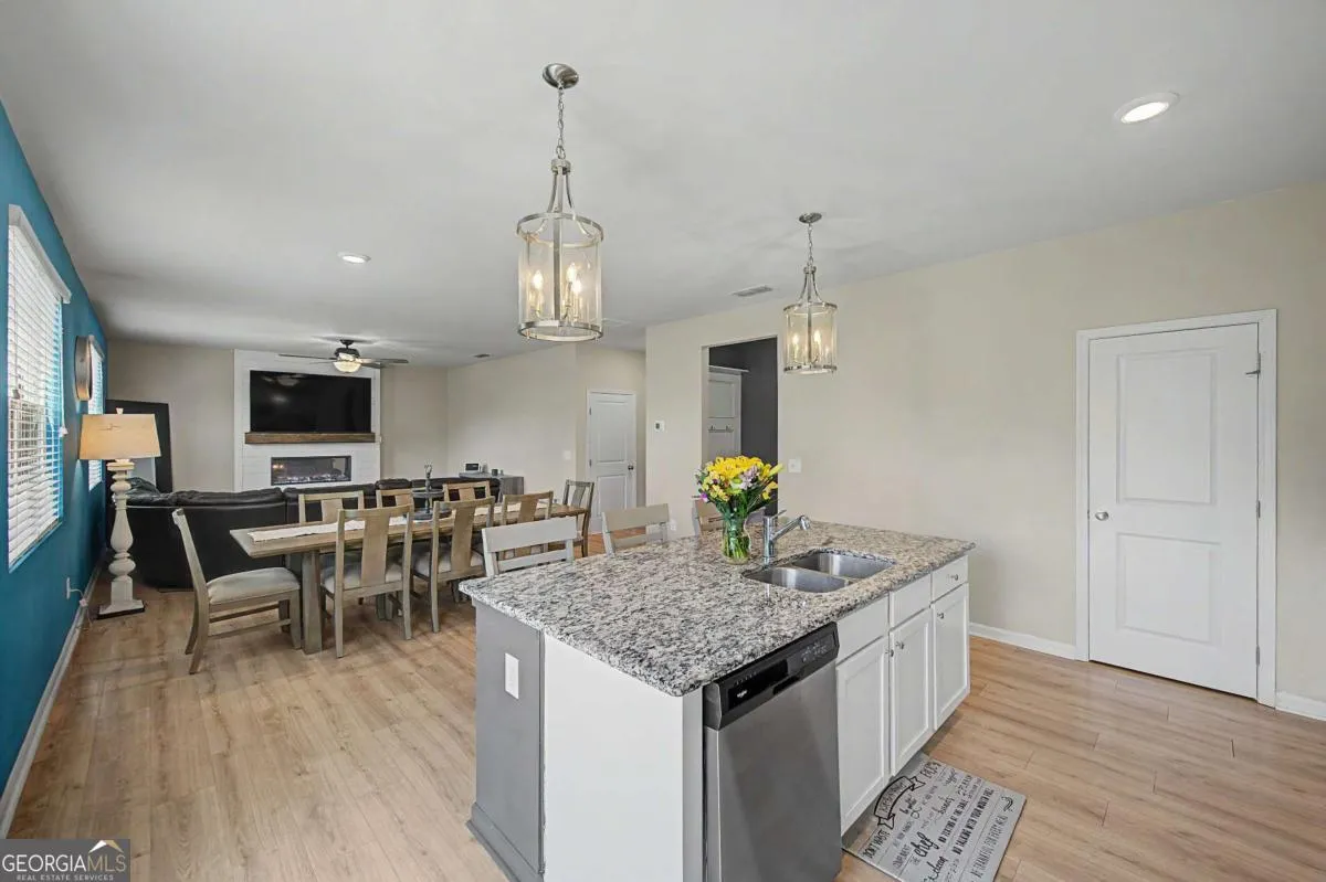 215 Summit Pointe Dr — photo 14 of 53