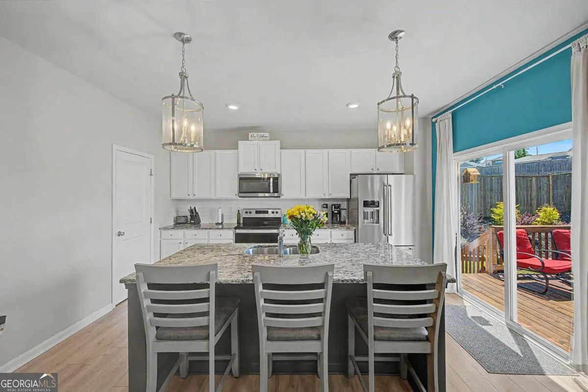 215 Summit Pointe Dr — photo 10 of 53
