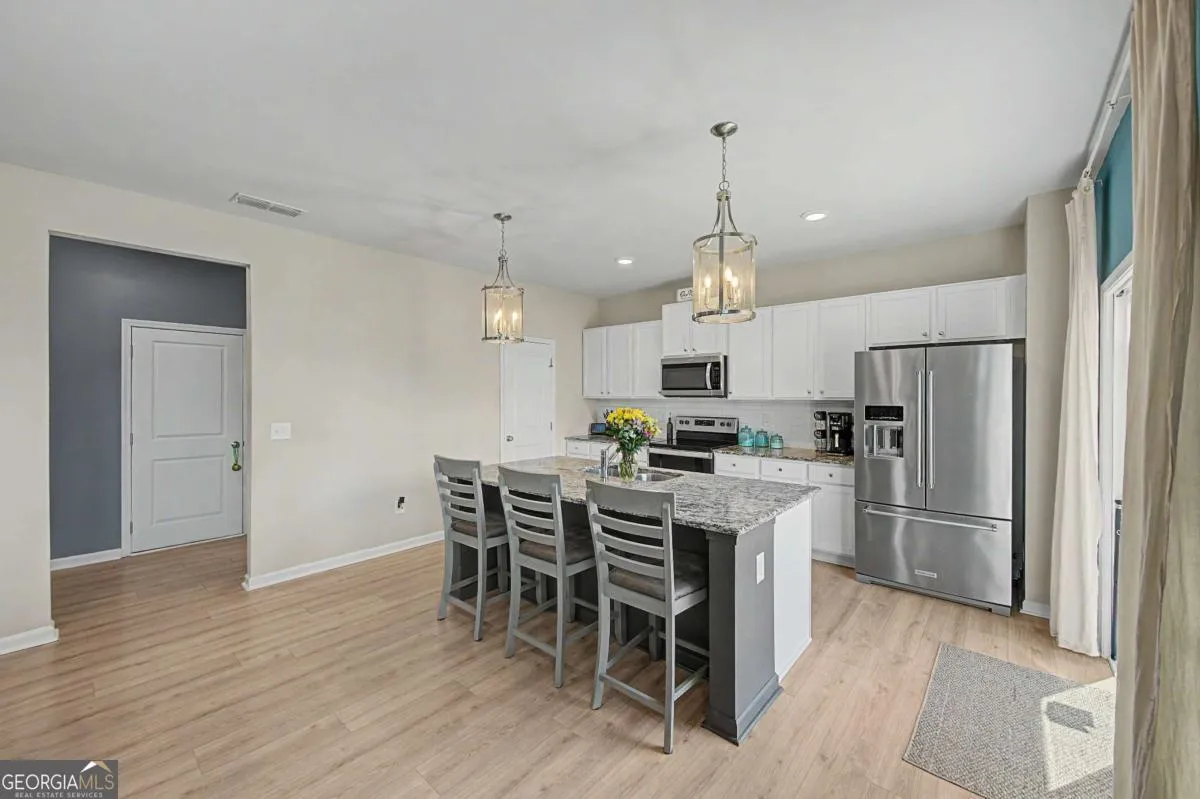 215 Summit Pointe Dr — photo 11 of 53