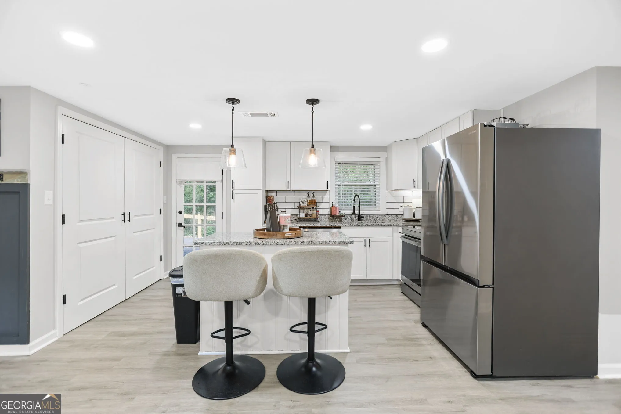 2165 S River Rd — photo 9 of 15