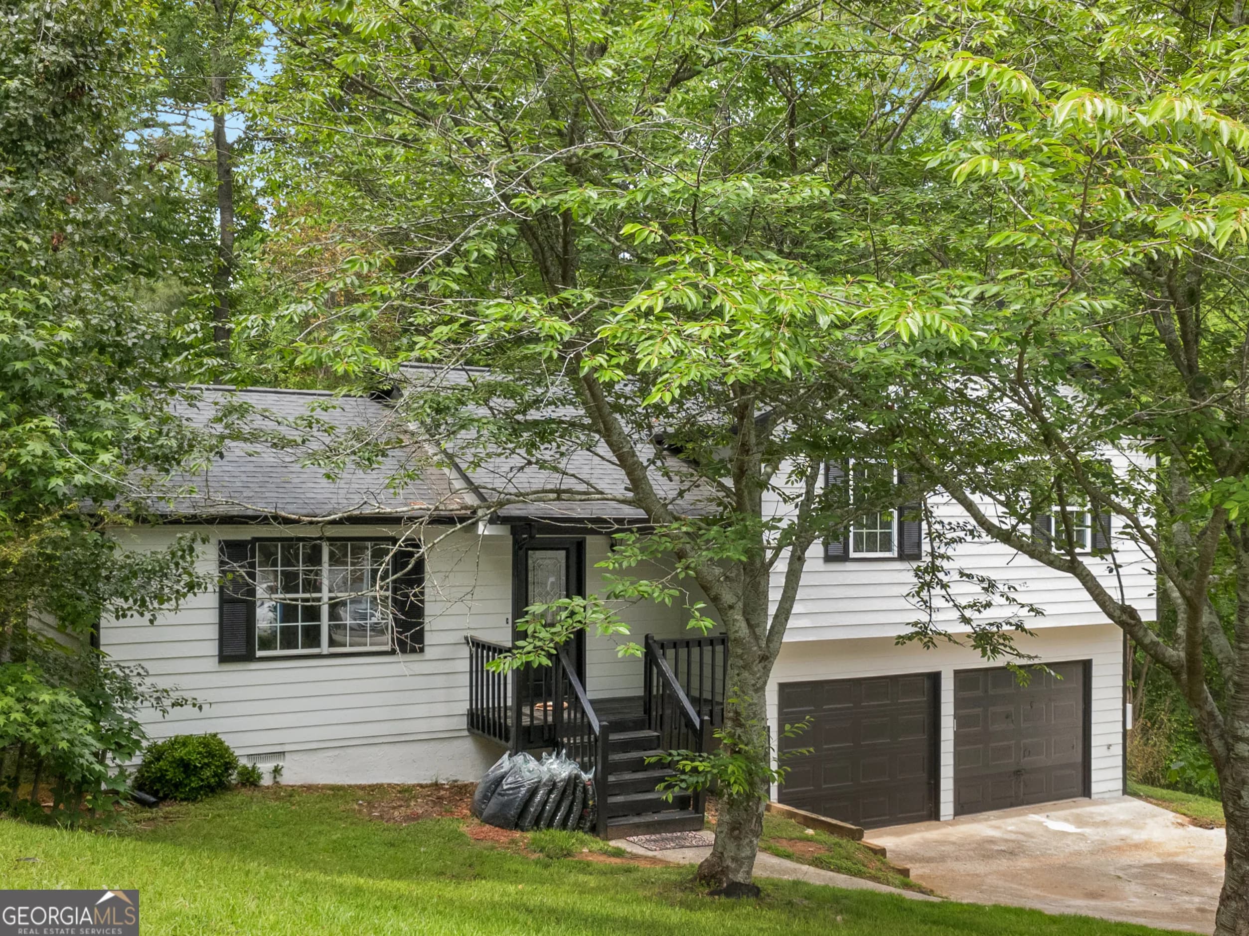 225 Hampton Dr — photo 37 of 46