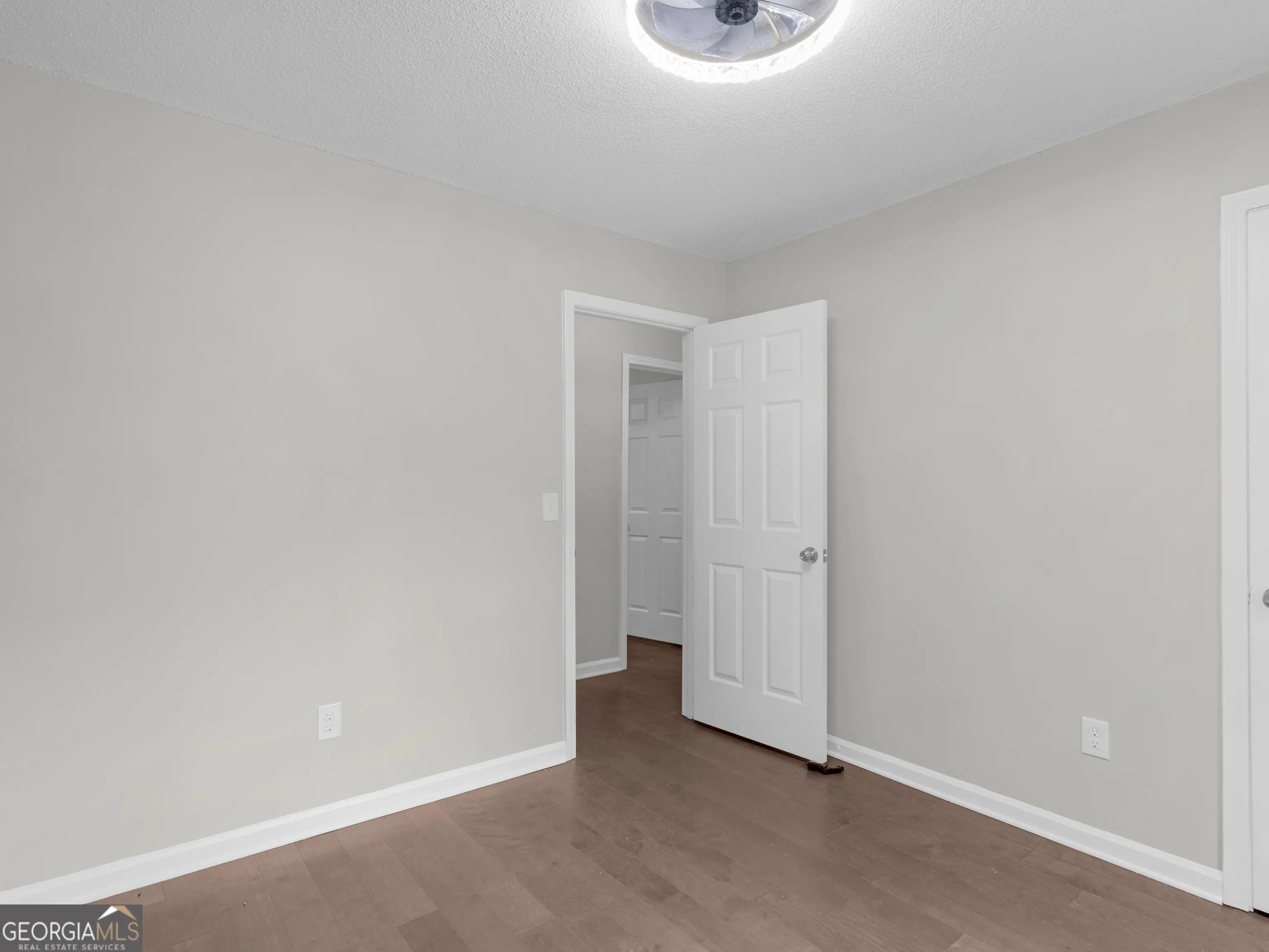 225 Hampton Dr — photo 17 of 46