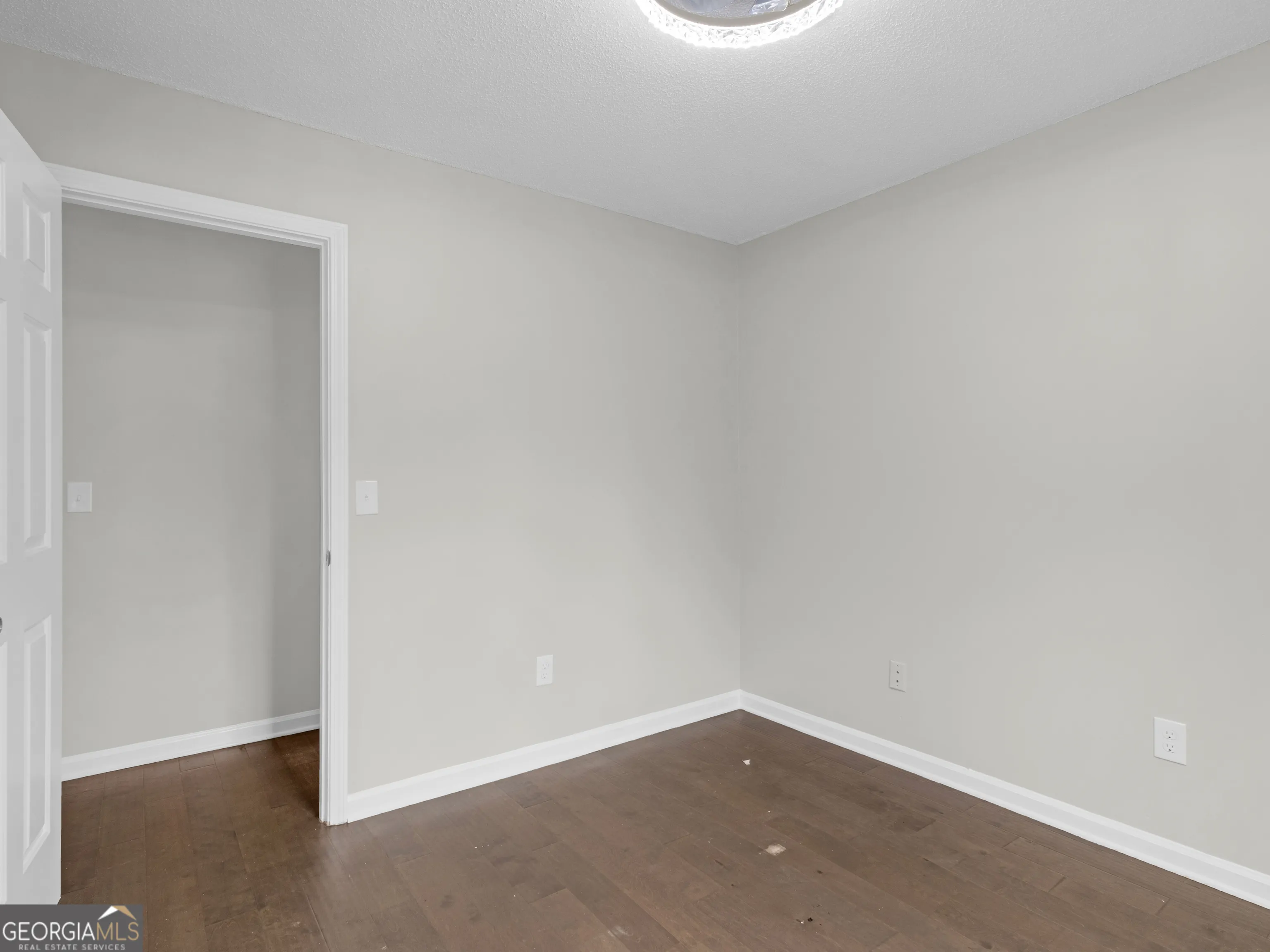 225 Hampton Dr — photo 20 of 46