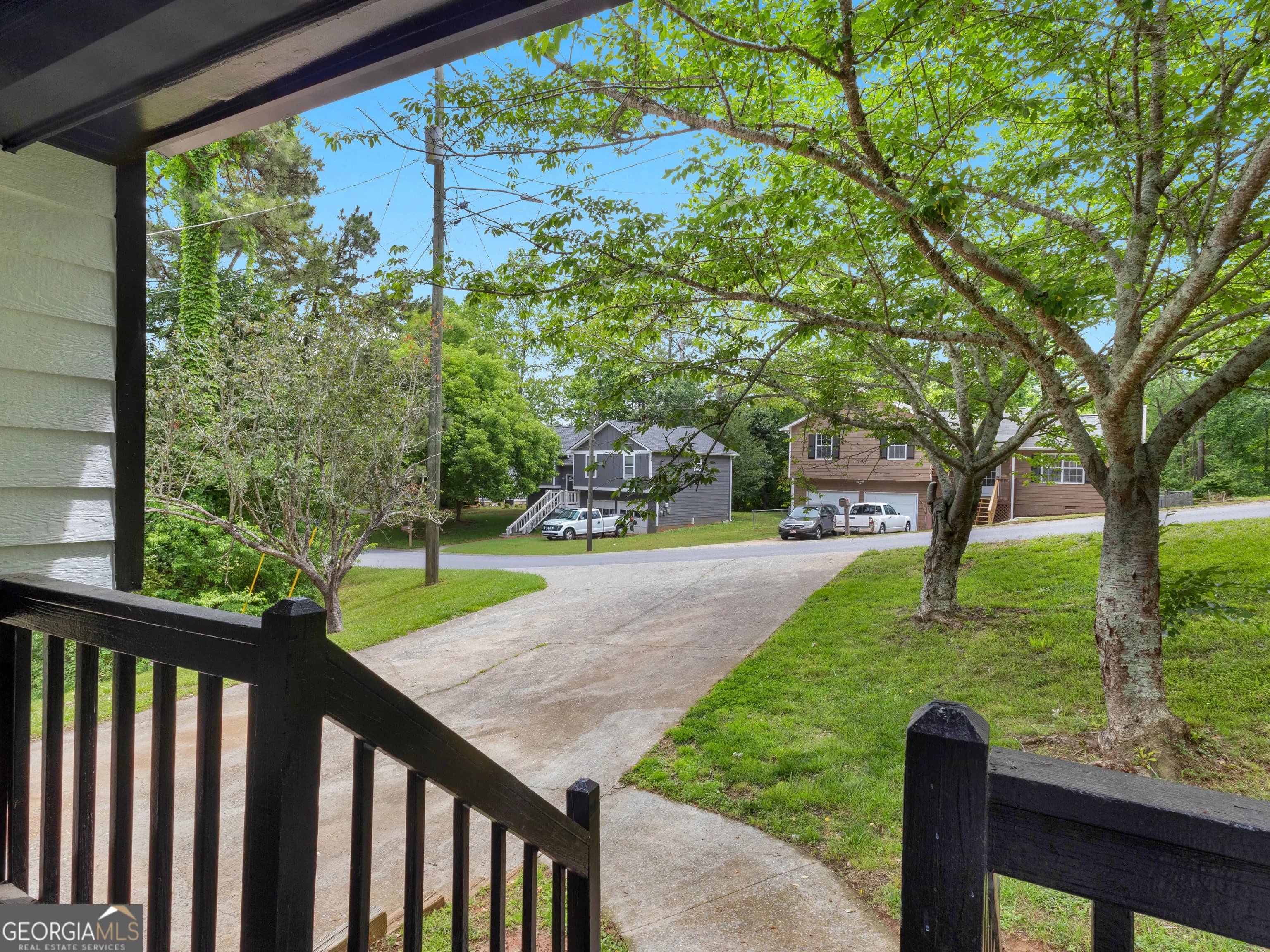 225 Hampton Dr — photo 13 of 46