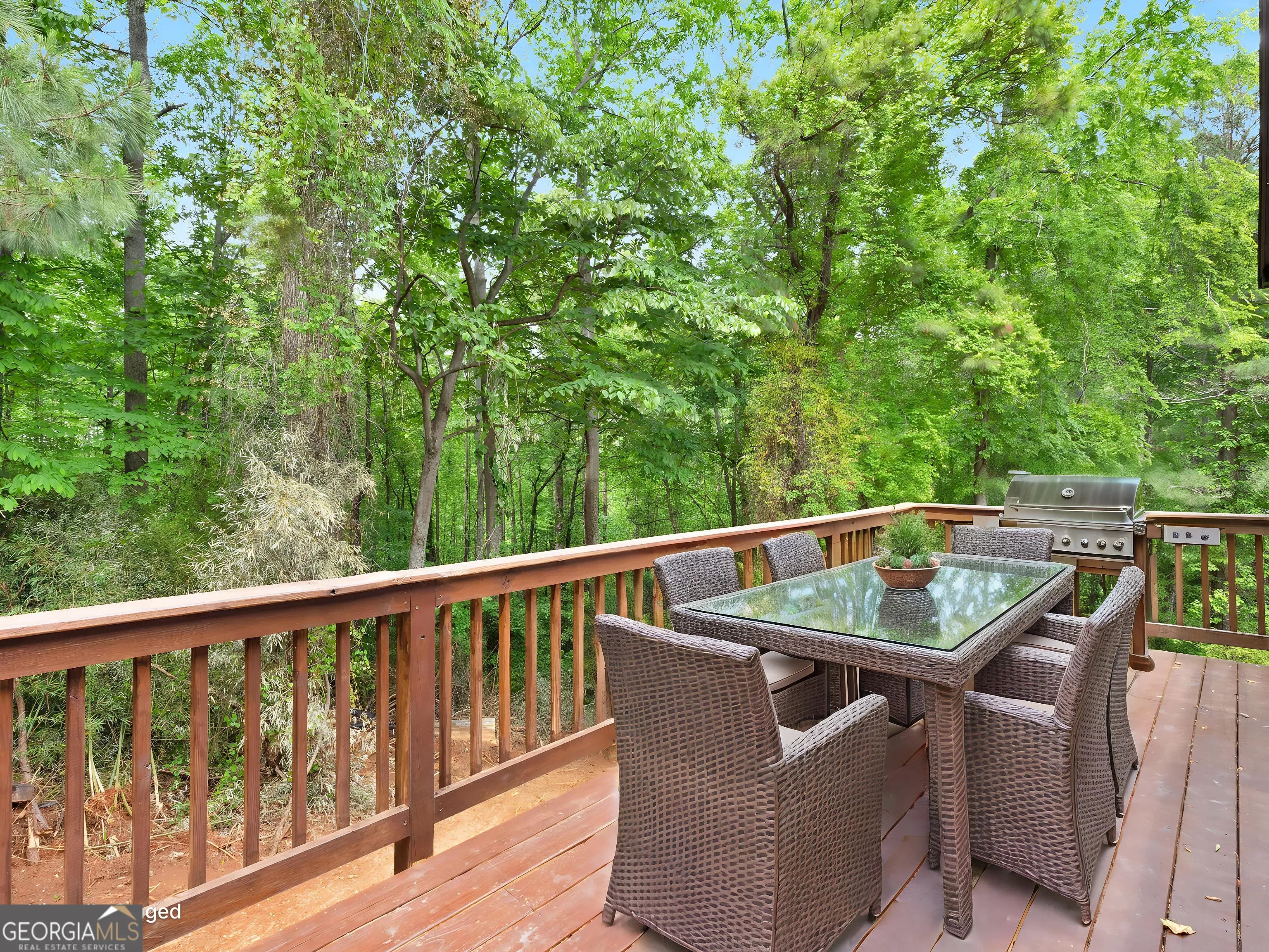 225 Hampton Dr — photo 33 of 46