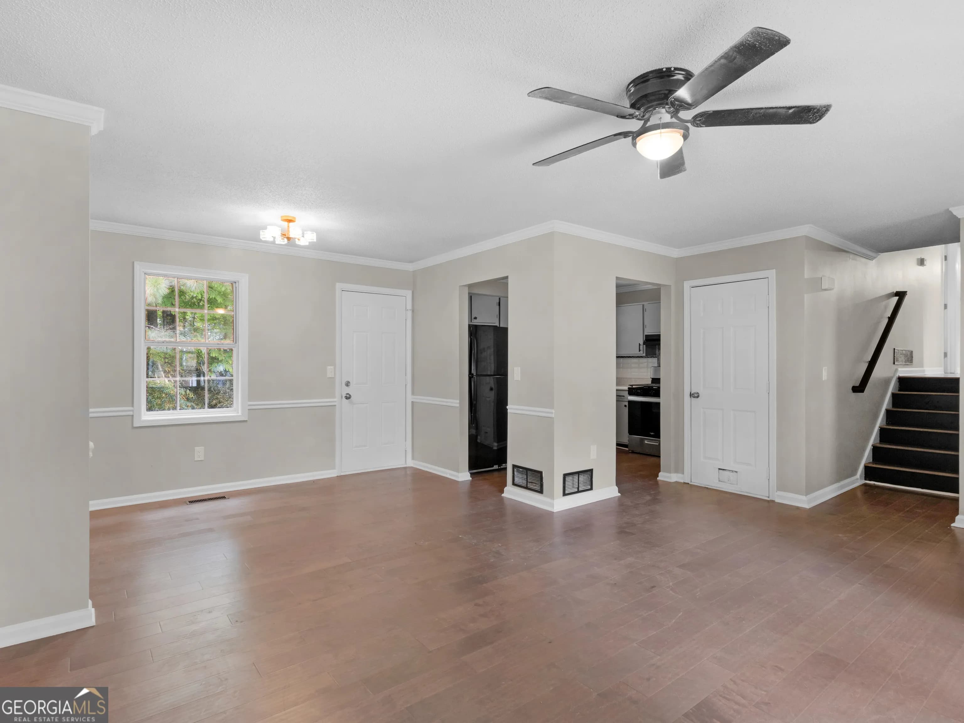 225 Hampton Dr — photo 35 of 46