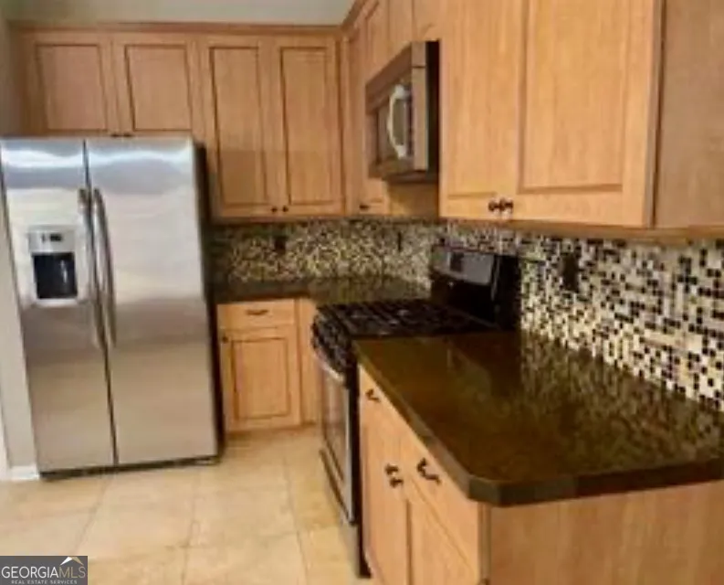8590 Kencrest Dr — photo 3 of 6