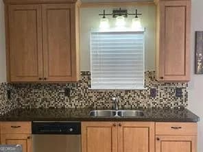 8590 Kencrest Dr — photo 4 of 6