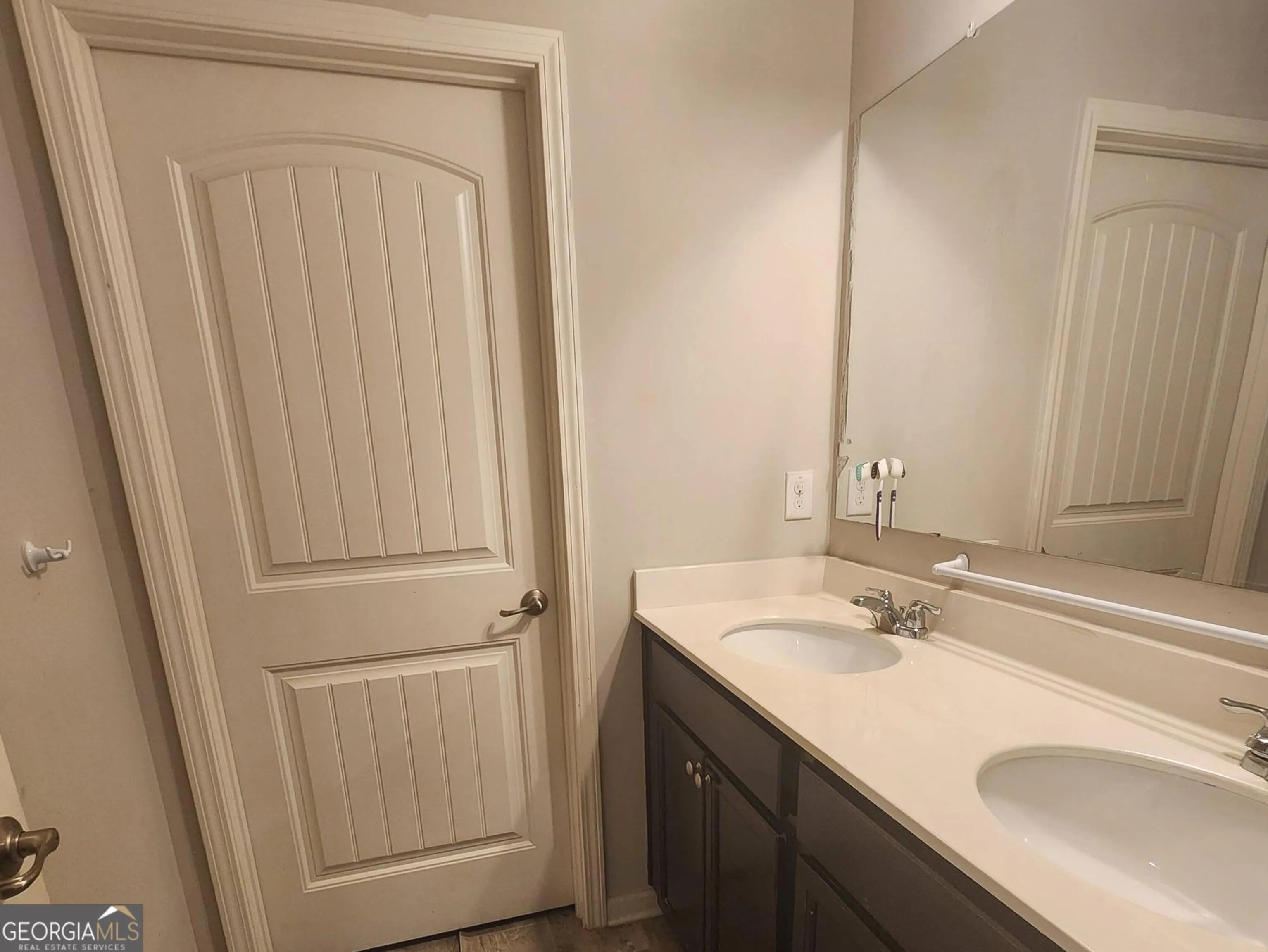 1001 Creekhead Dr — photo 3 of 13