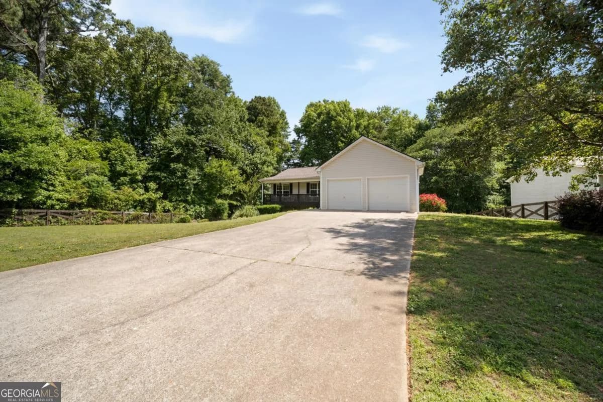 921 Pace Rd — photo 2 of 40