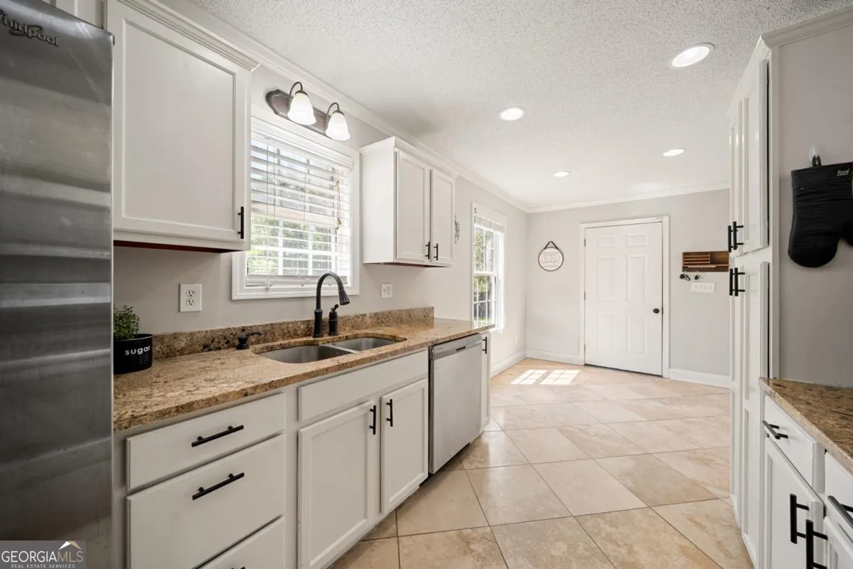 921 Pace Rd — photo 4 of 40