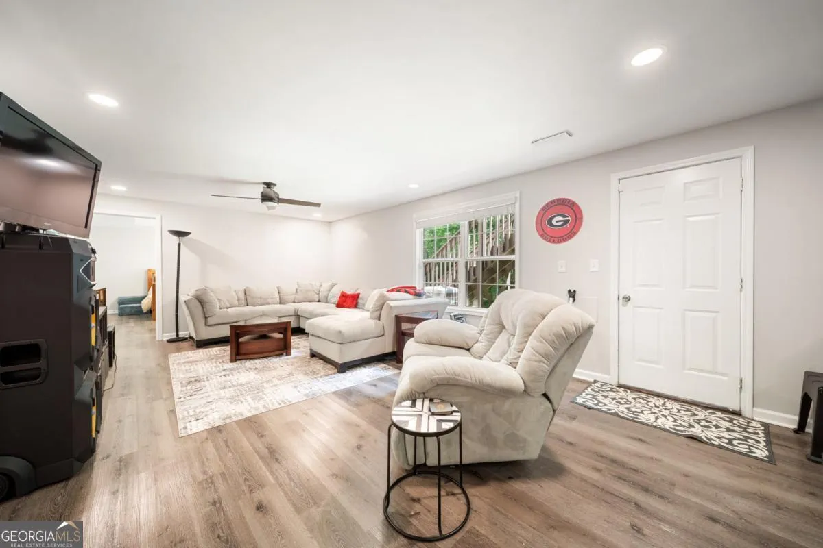 921 Pace Rd — photo 18 of 40