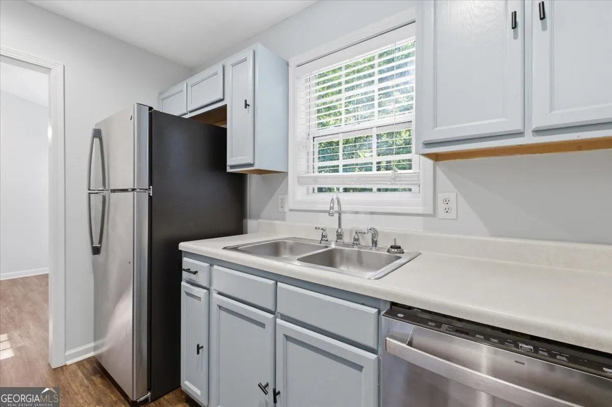 260 Wallace Way — photo 4 of 28