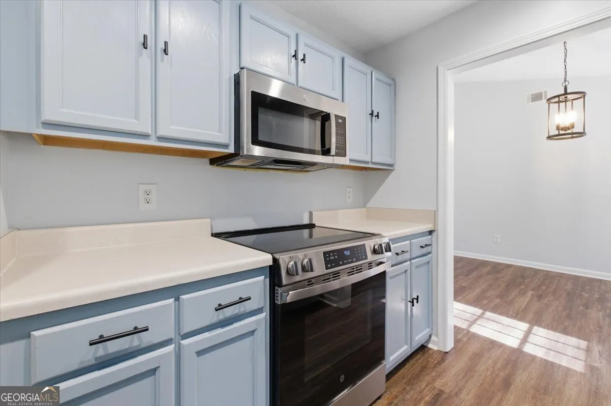 260 Wallace Way — photo 3 of 28