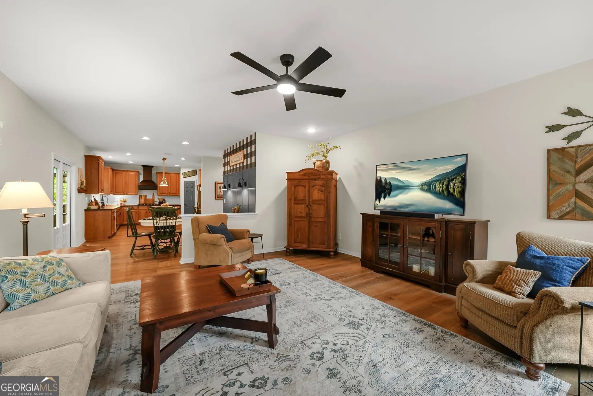 4008 Miners Ln — photo 6 of 45