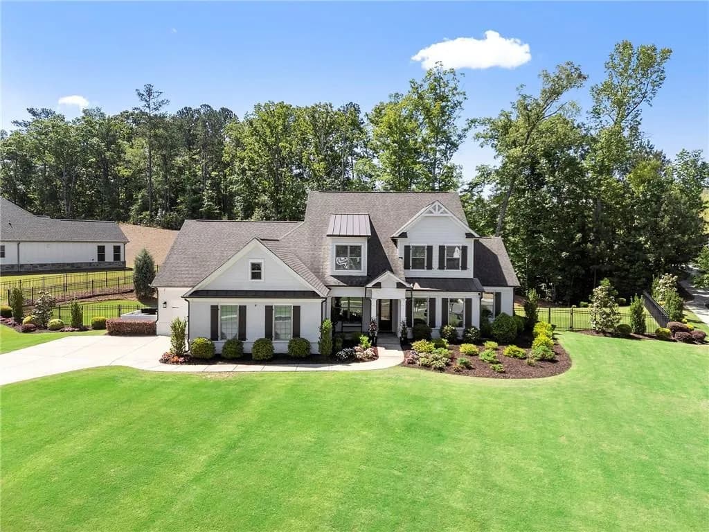 28 Vandiver Court, Acworth