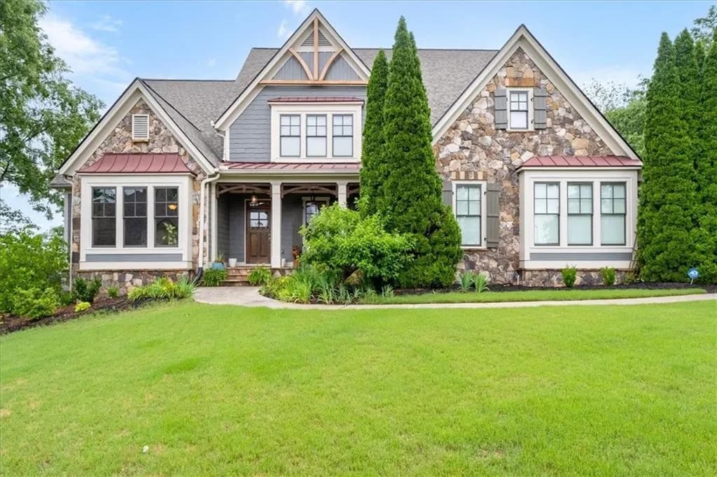 Welcome Home to 510 Evening Mist Dr! Featuring amazing mountain views!