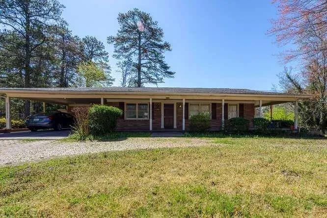 11041 Veterans Memorial Highway, Lithia Springs