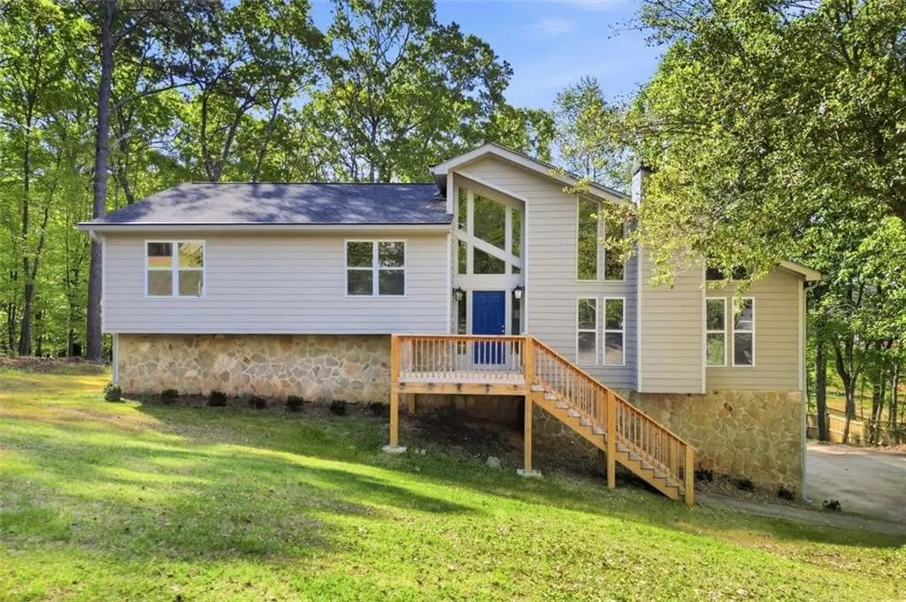 6870 Creekwood Drive, Douglasville