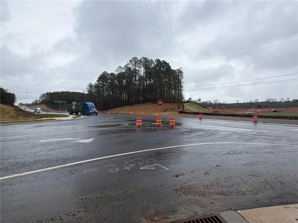 Frontage on Dallas Acworth Hwy