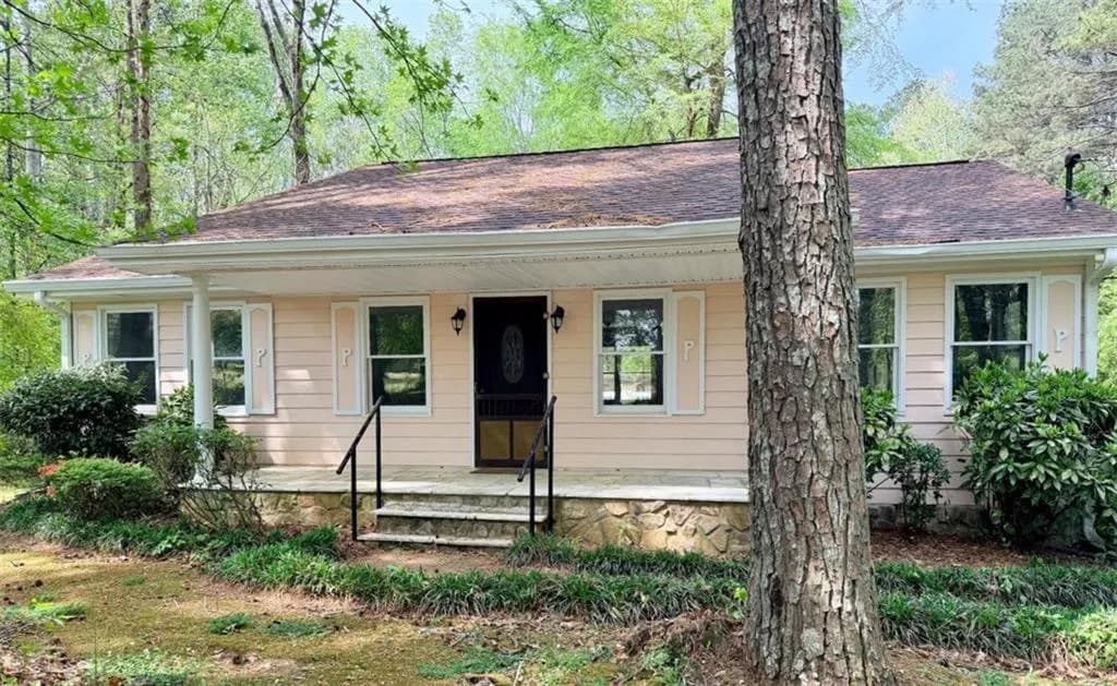 1129 Cave Springs Road, Douglasville
