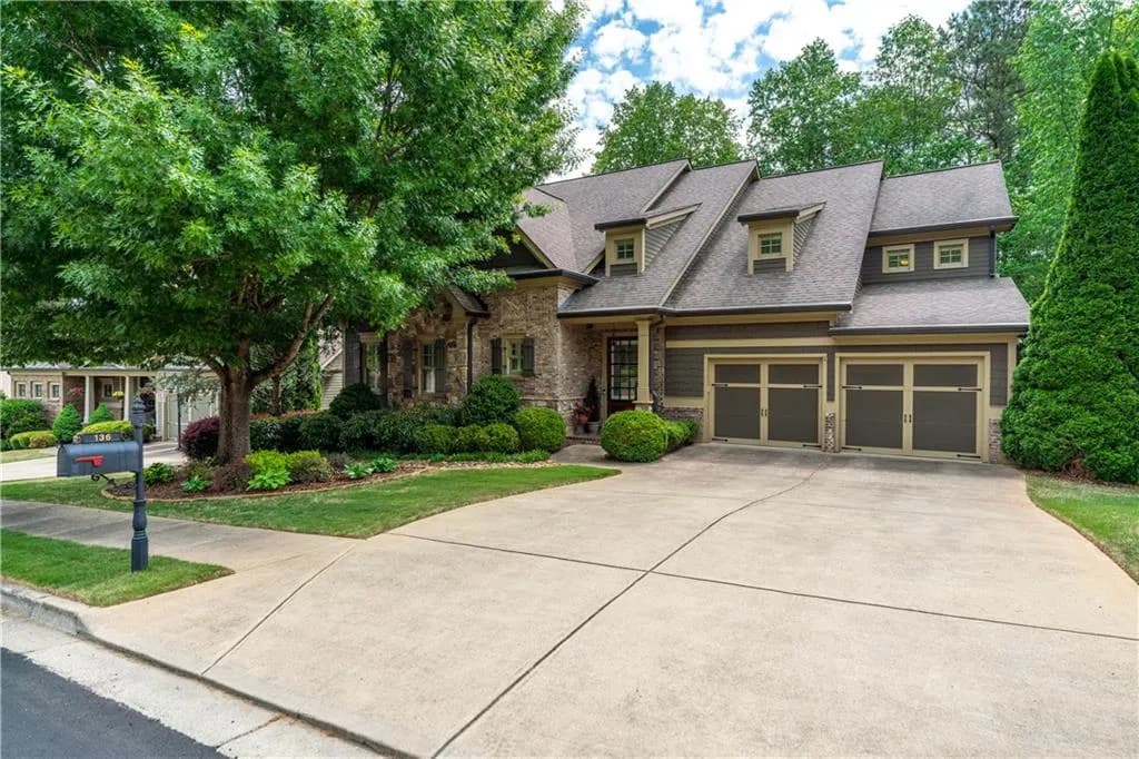 136 Lullwater Lane, Dallas