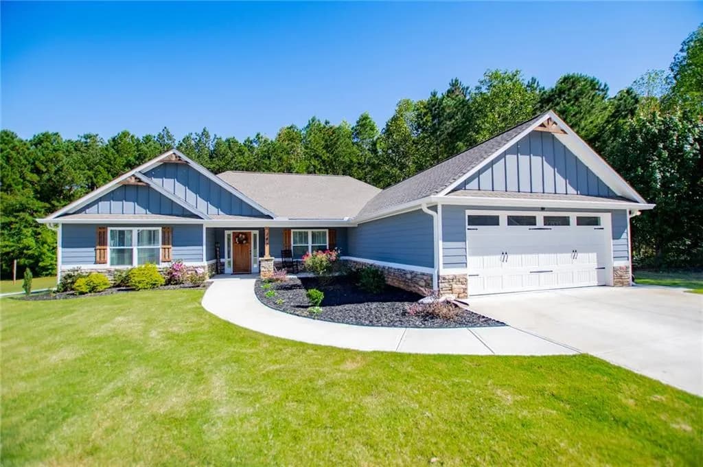 142 Lawrence Drive, Villa Rica