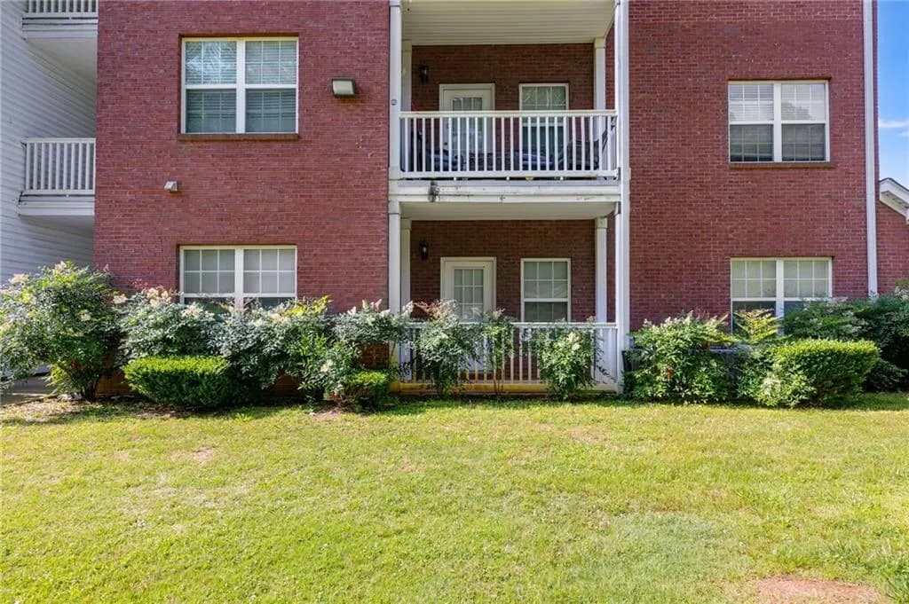 7712 Autry Circle Unit #701, Douglasville
