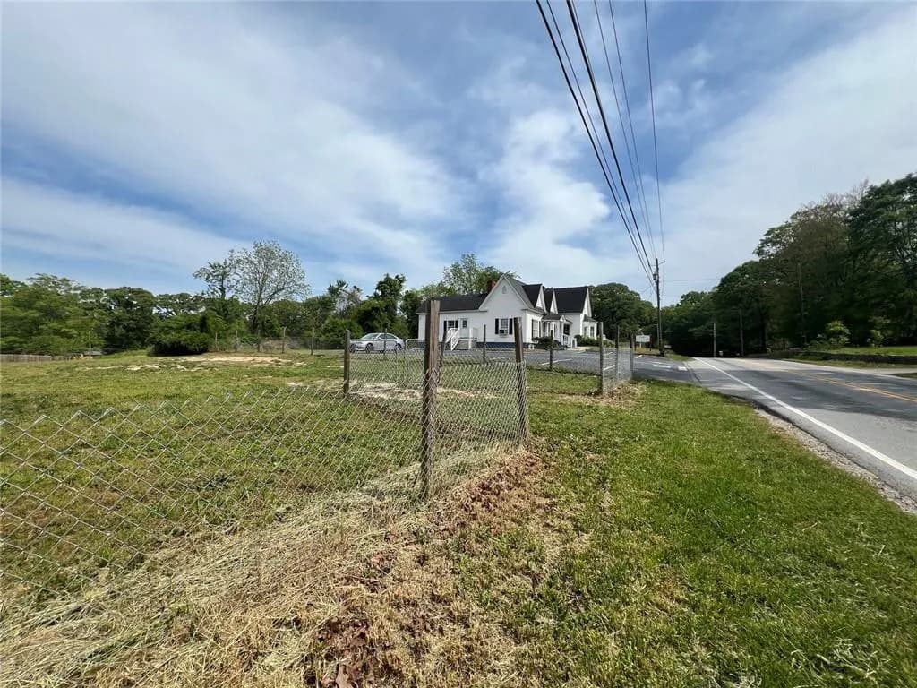 6704 S Sweetwater Road, Lithia Springs