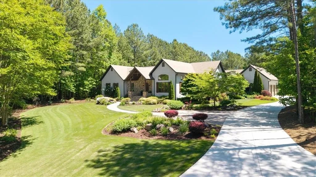 7444 Post Road, Winston