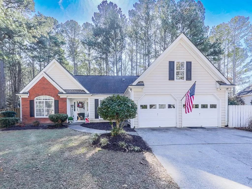 Big front yard!