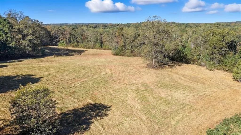 1075 Davis Road, Carrollton
