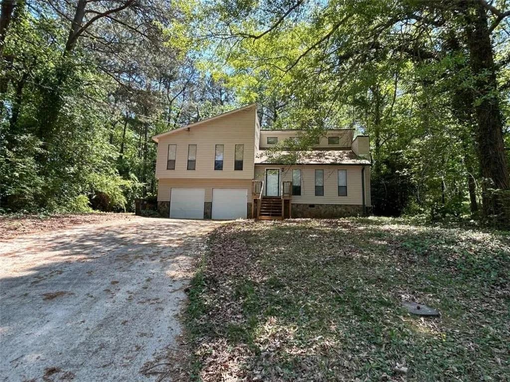 5995 Sutton Place, Douglasville