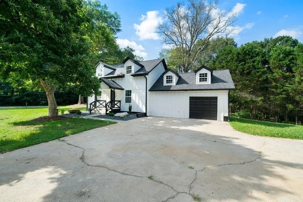 6488 Nebo Road, Hiram