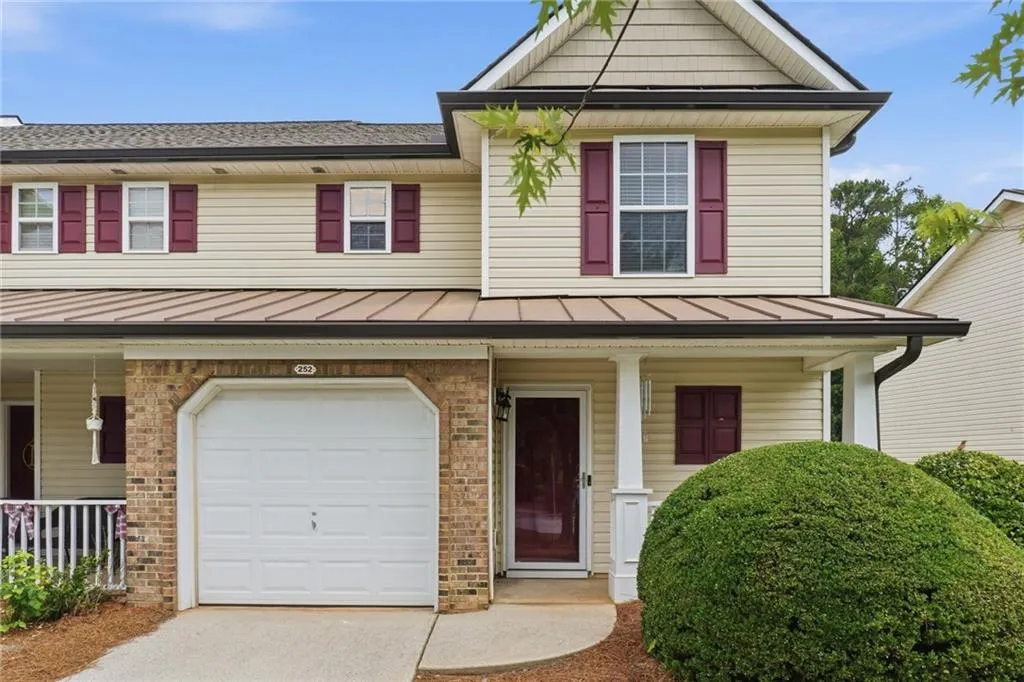 252 Darbys Crossing Court, Hiram