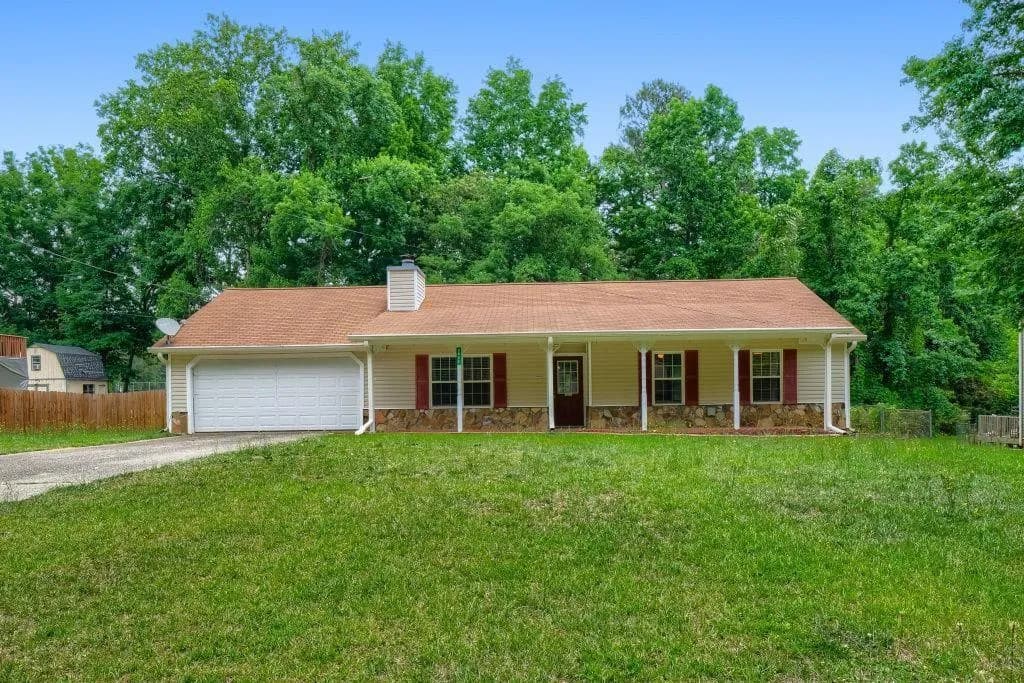 3638 E Melissa Lane, Douglasville