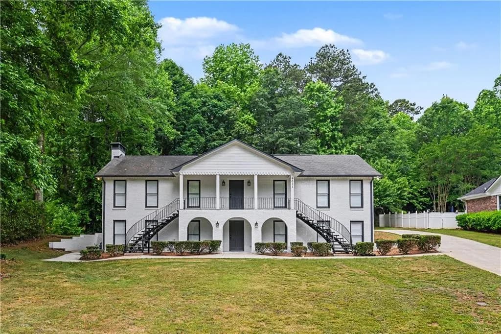 9011 Par Drive, Douglasville