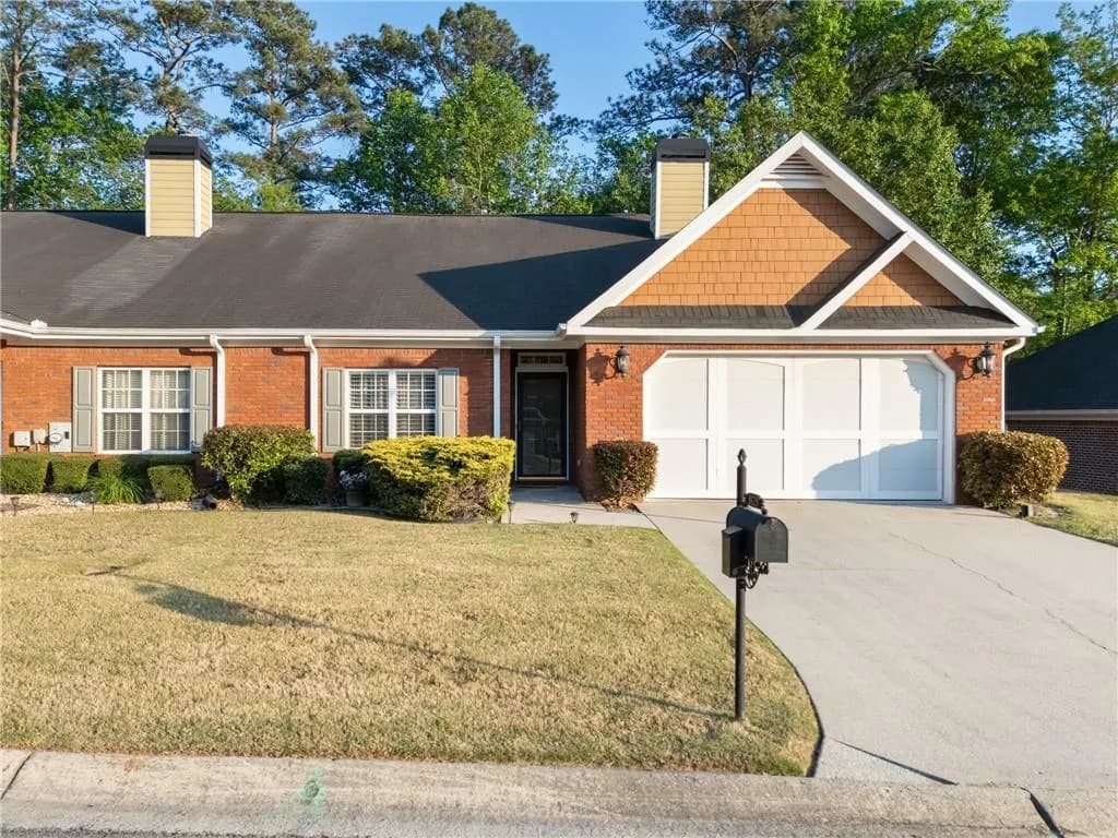 2525 Rosehill Circle, Lithia Springs