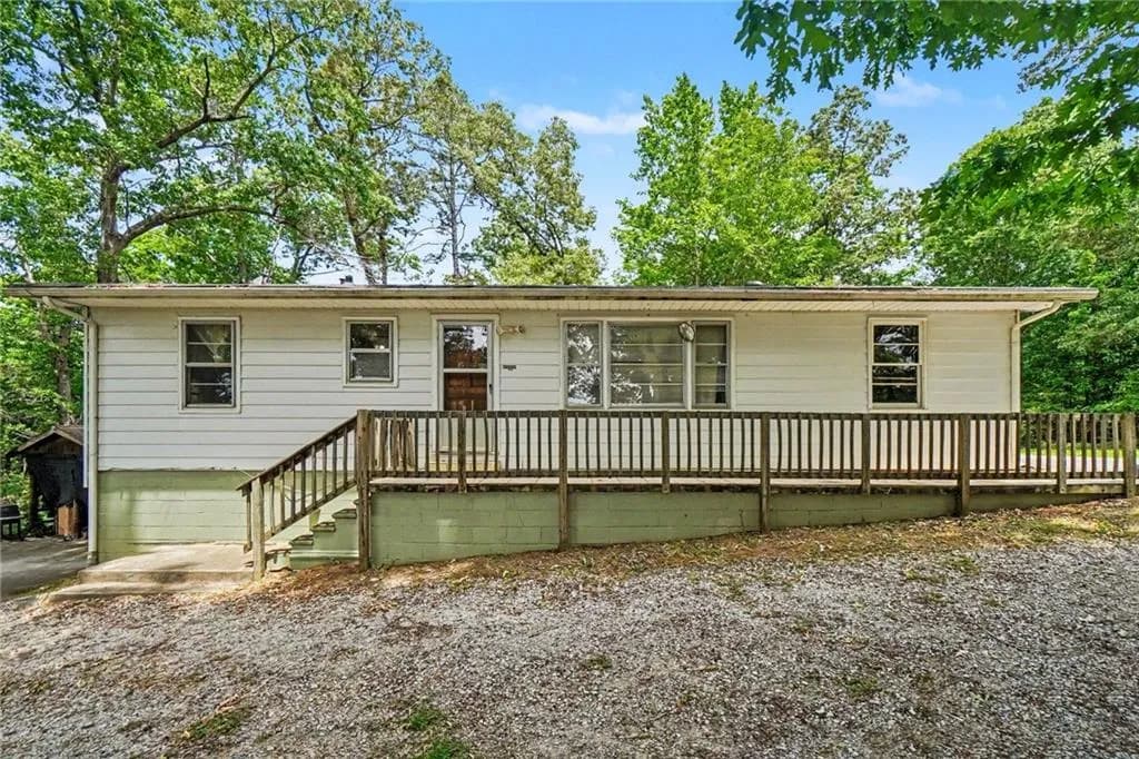3944 Fairburn Road, Douglasville